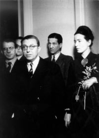 Sartre mit Simone de Beauvoir, 1947